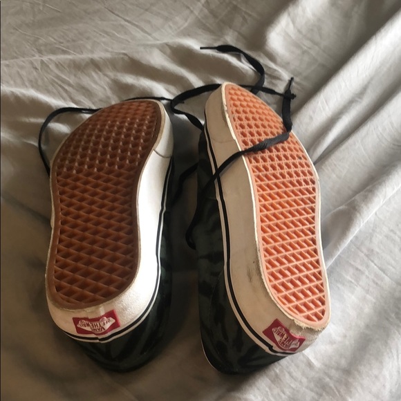 Size 10 Mens Vans - Picture 4 of 4